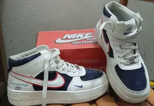 Almost New Premium Women’s Sneakers For Sale