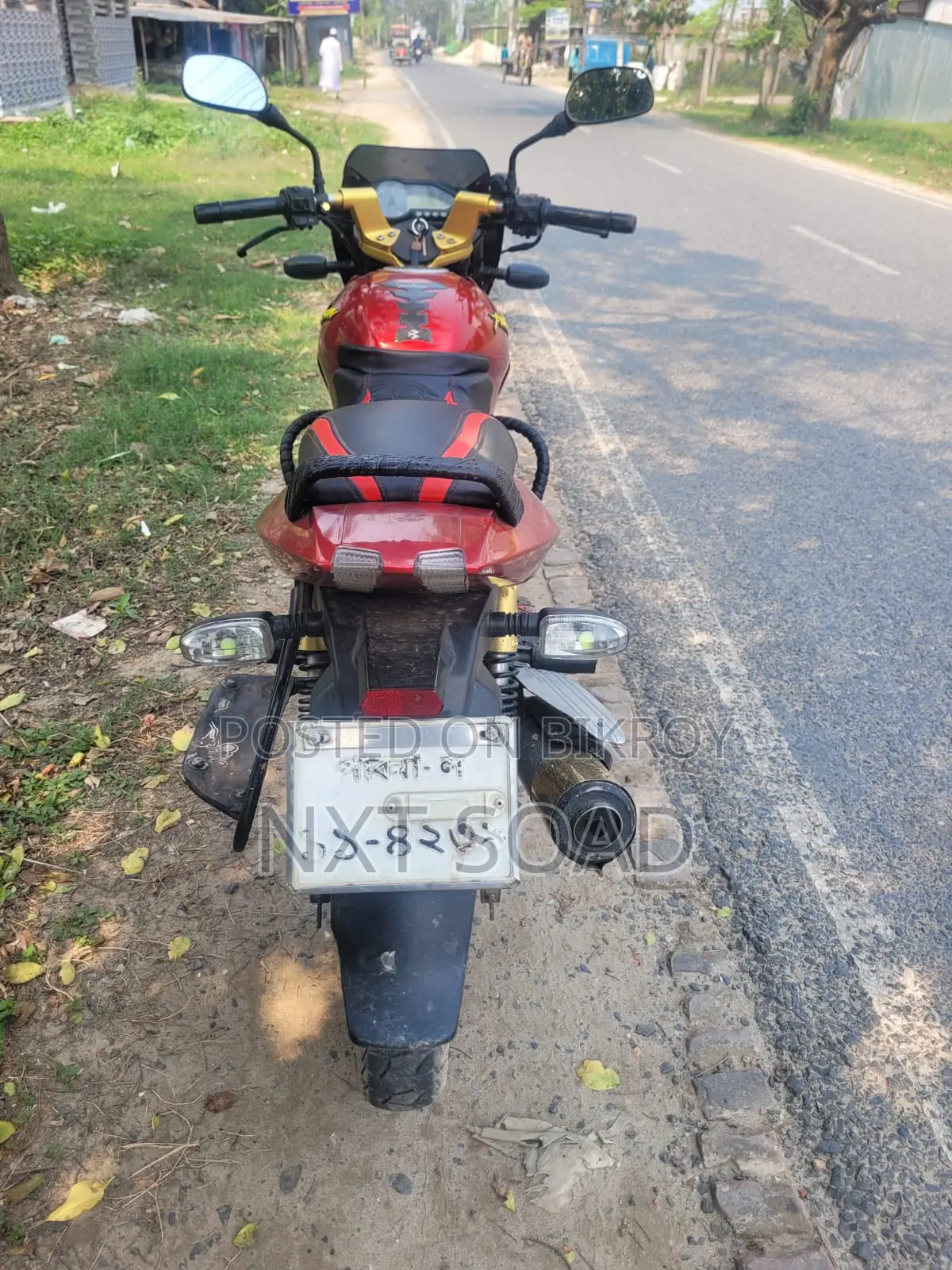 Bajaj Pulsar 150 . 2012