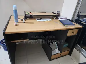 NAVANA computer table