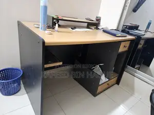 NAVANA computer table