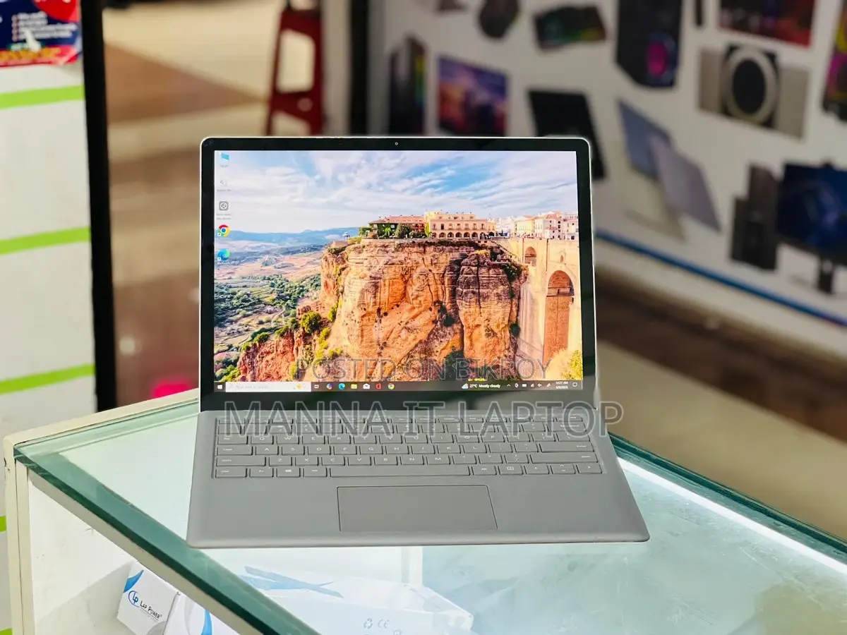 Microsoft Surface laptop 2 i5 8th Gen Full Touch 2k Display