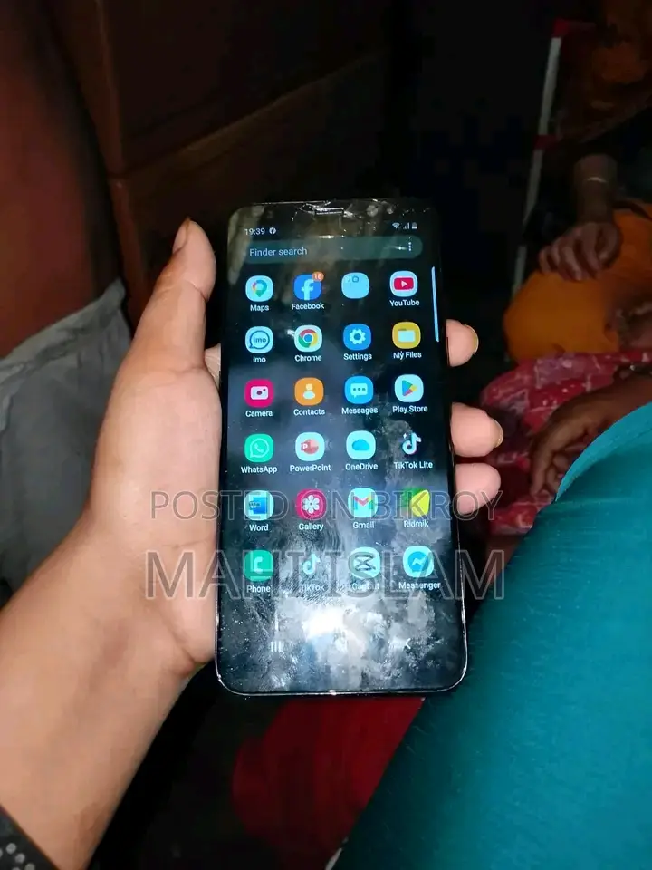 Samsung Galaxy S8 . (Used)