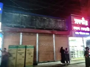 Showroom for Rent: Electronics, Restaurant, or Car Dealership