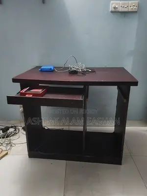 ডার্ক উড কম্পিউটার ডেস্কটপ টেবিল