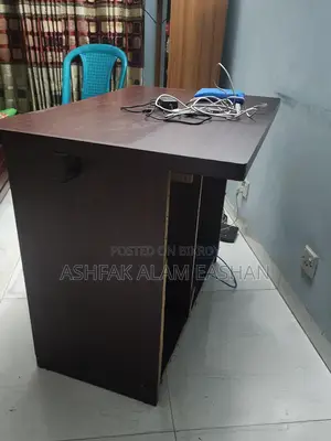 ডার্ক উড কম্পিউটার ডেস্কটপ টেবিল