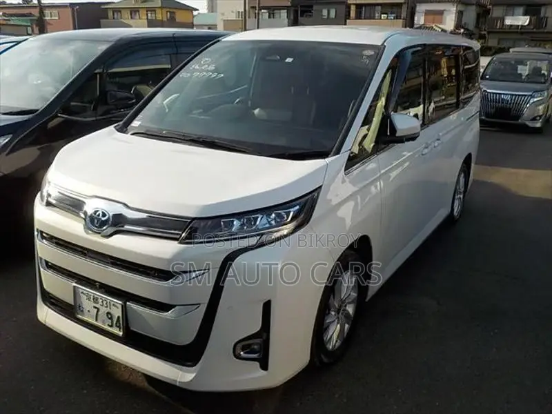 Toyota Noah Hybrid Z Pearl New 2023