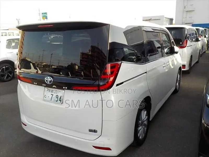Toyota Noah Hybrid Z Pearl New 2023