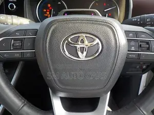 Toyota Noah Hybrid Z Pearl New 2023