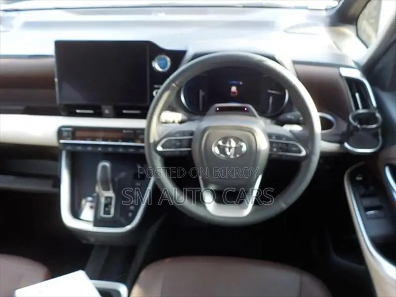 Toyota Noah Hybrid Z Pearl New 2023