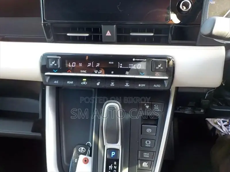 Toyota Noah Hybrid Z Pearl New 2023