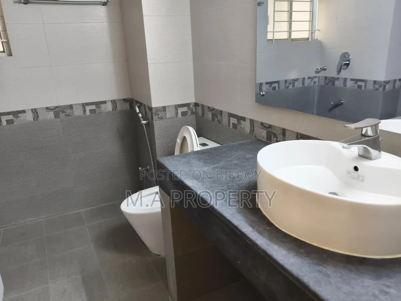 Rent Apartment 4-Bed 2-Carpark 2800sqft