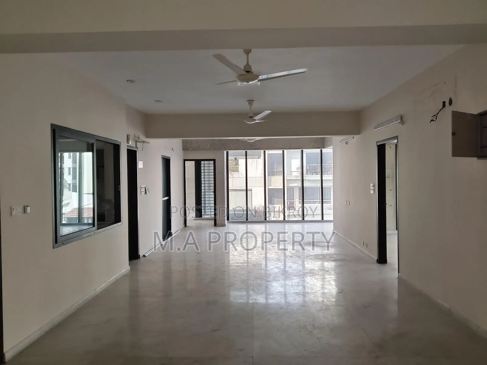 Rent Apartment 4-Bed 2-Carpark 2800sqft