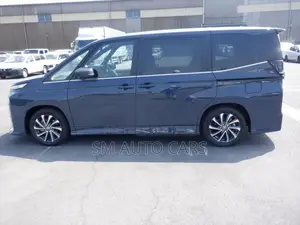 Toyota Voxy SZ Massive Grey 2022