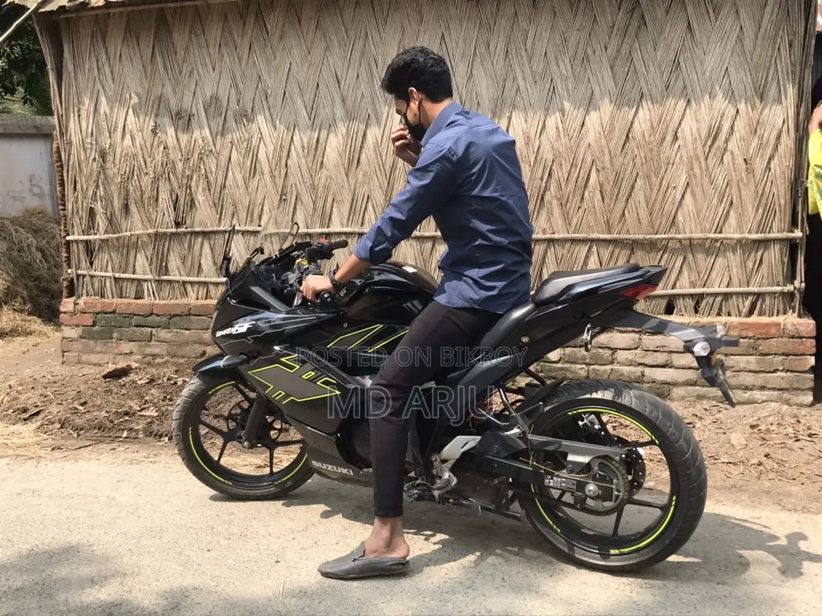 Suzuki Gixxer SF 2025