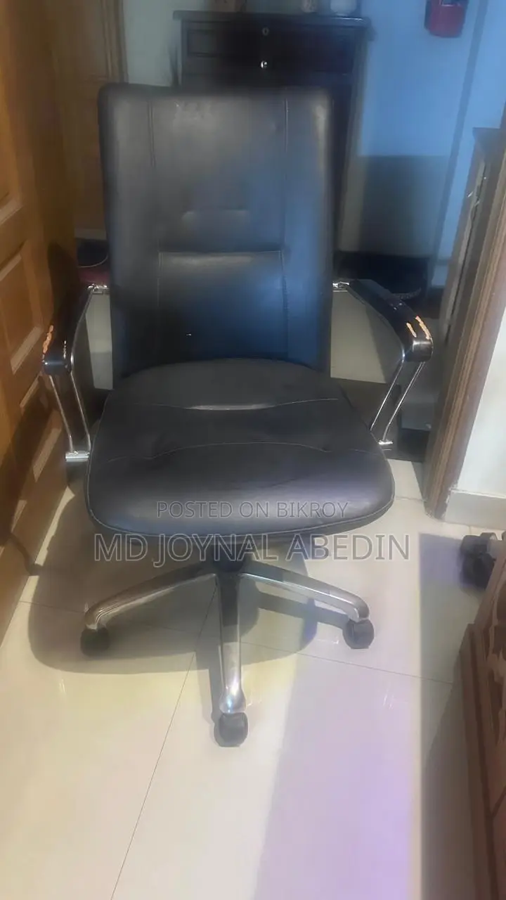 অফিস/এক্সিকিউটিভ চেয়ার (অফিস, বাসা, স্টাডি রুম বা ব্যক্তিগত ব্যবহারের জন্য)