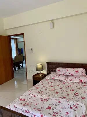 গুলশান-১ এ লেকসাইড ৩ বেডরুমের সুন্দর ফার্নিশড অ্যাপার্টমেন্ট ভাড়ার জন্য