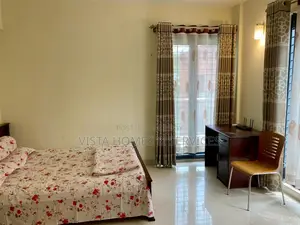 গুলশান-১ এ লেকসাইড ৩ বেডরুমের সুন্দর ফার্নিশড অ্যাপার্টমেন্ট ভাড়ার জন্য