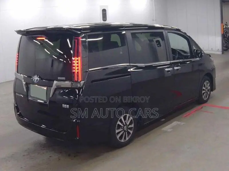 Toyota Esquire Hybrid Gi Premium 2021