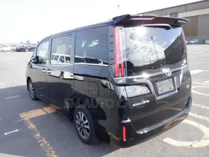 Toyota Esquire Hybrid Gi Premium 2021
