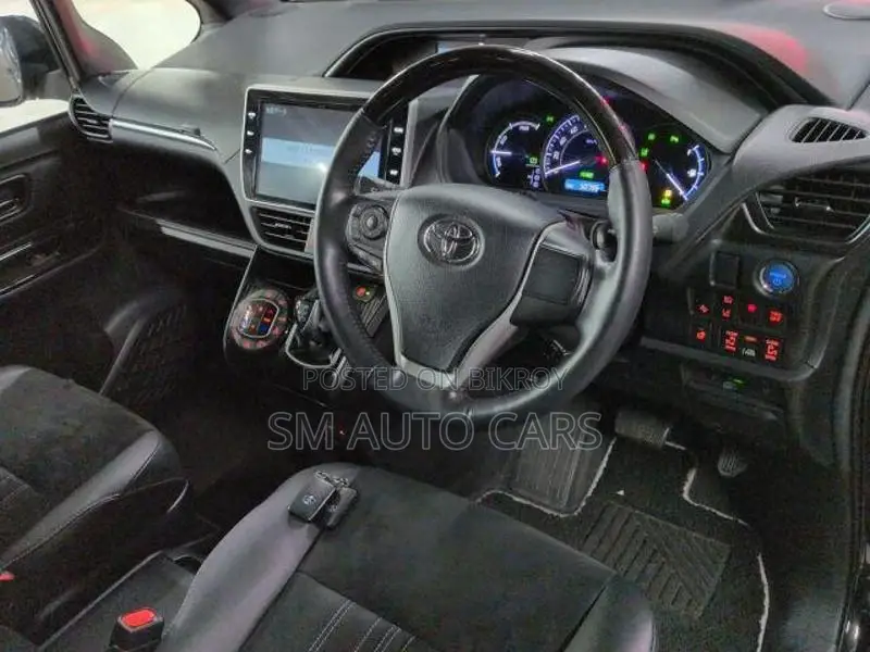 Toyota Esquire Hybrid Gi Premium 2021