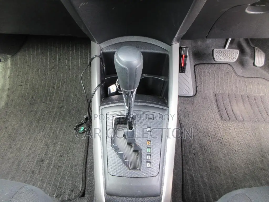Toyota Fielder 2020