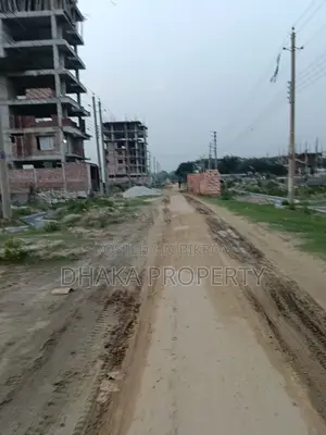 ৫ এভিনিউয়ের কাছে ৩ কাঠা নর্থ-সেক্টর-১৭/এইচ১