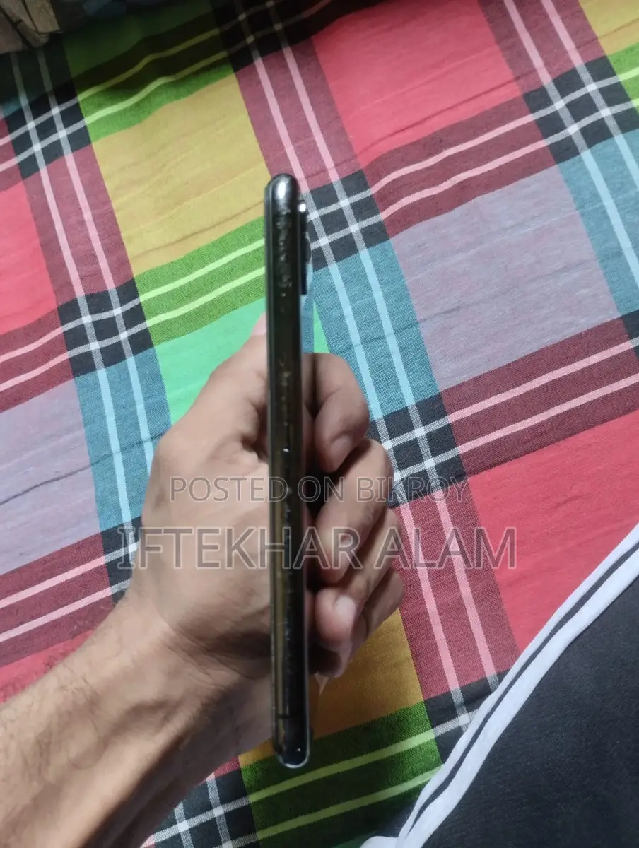 Apple iPhone X (Used)