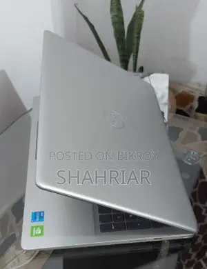 Core I5 11th জেনারেশন এবং Nvidia Mx330 গ্রাফিক্স কার্ড সমৃদ্ধ
