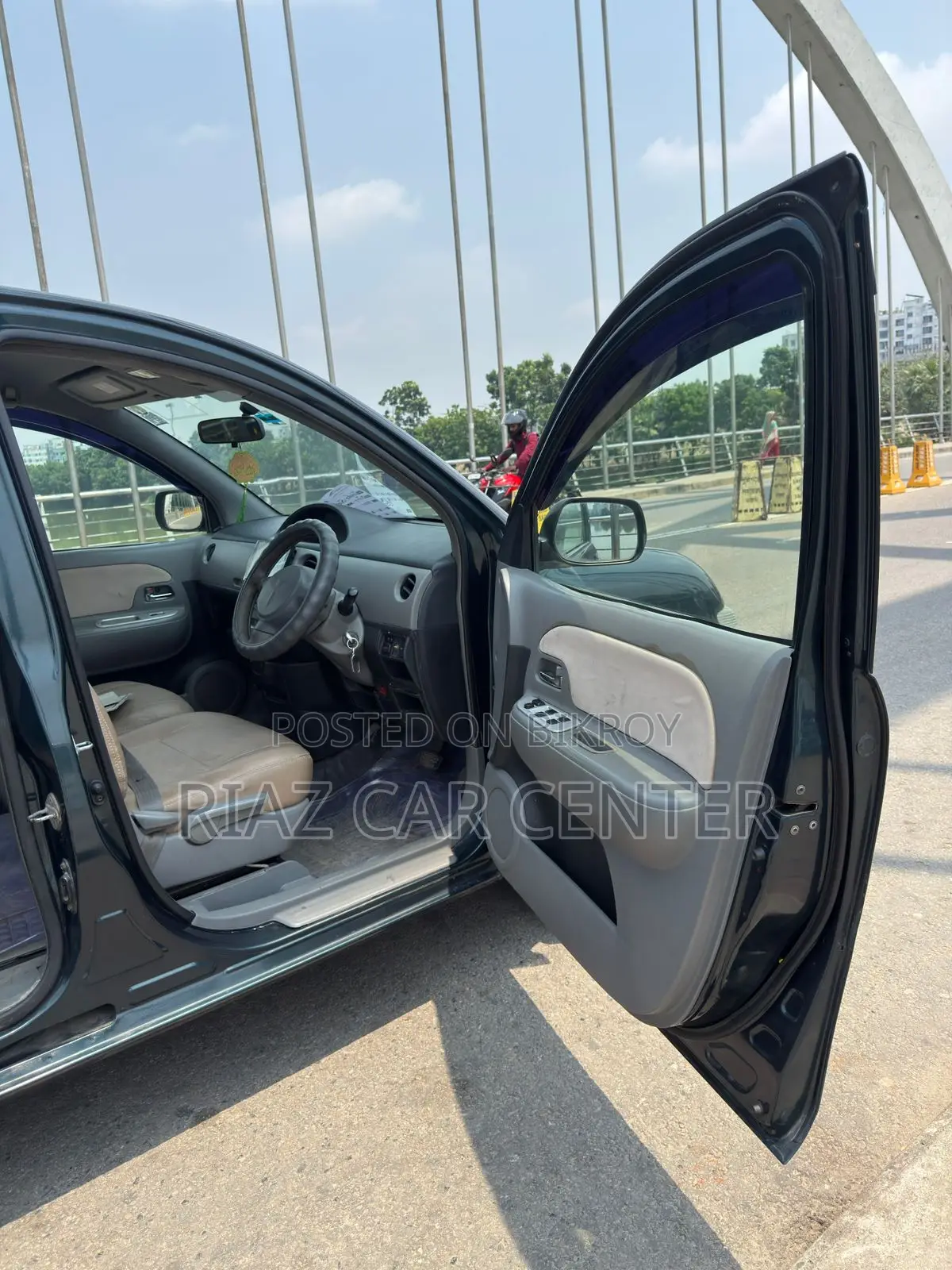 Toyota Sienta 2004