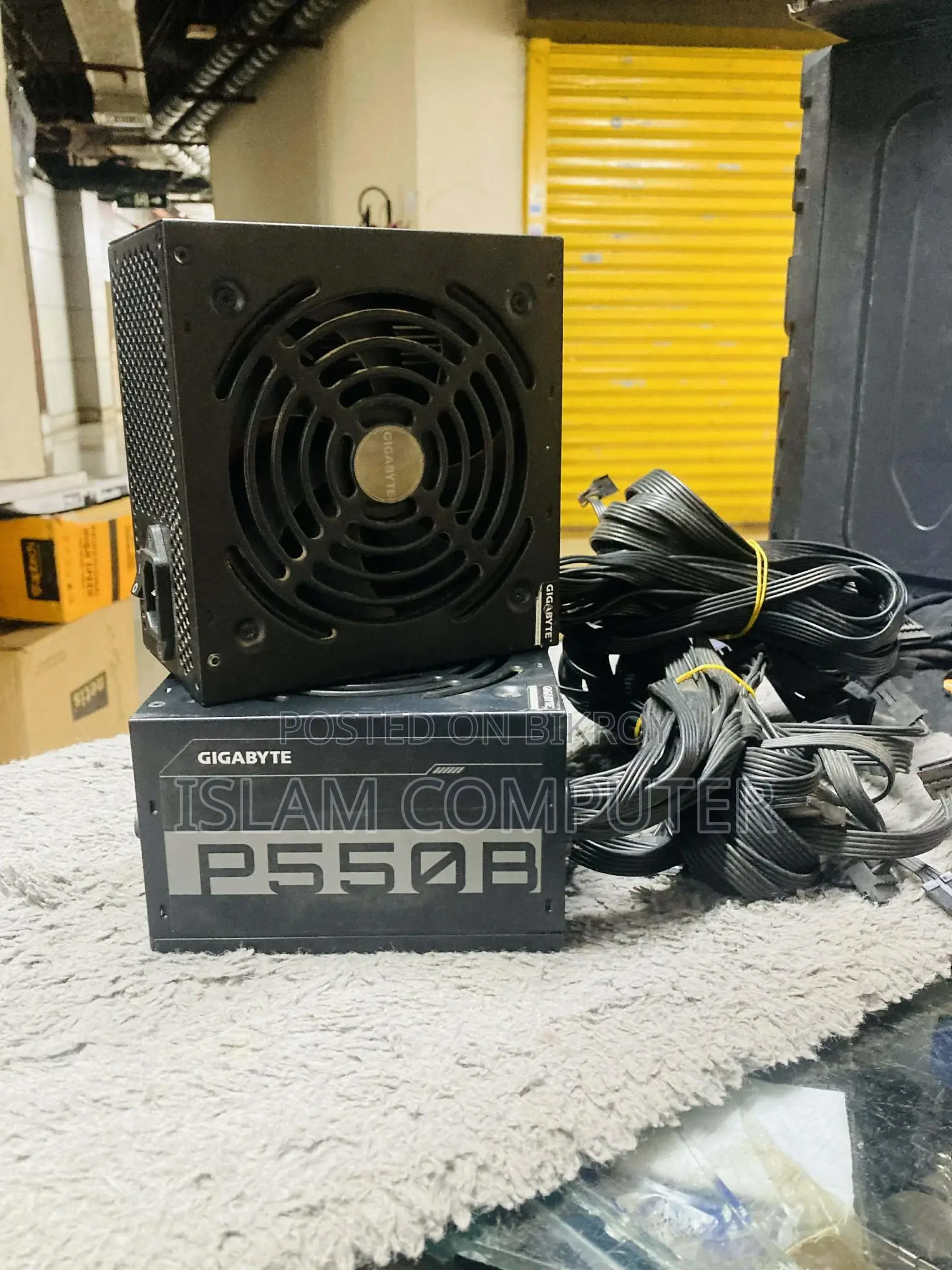 Gigabyte P550B 80 plus bronze power supply geming...