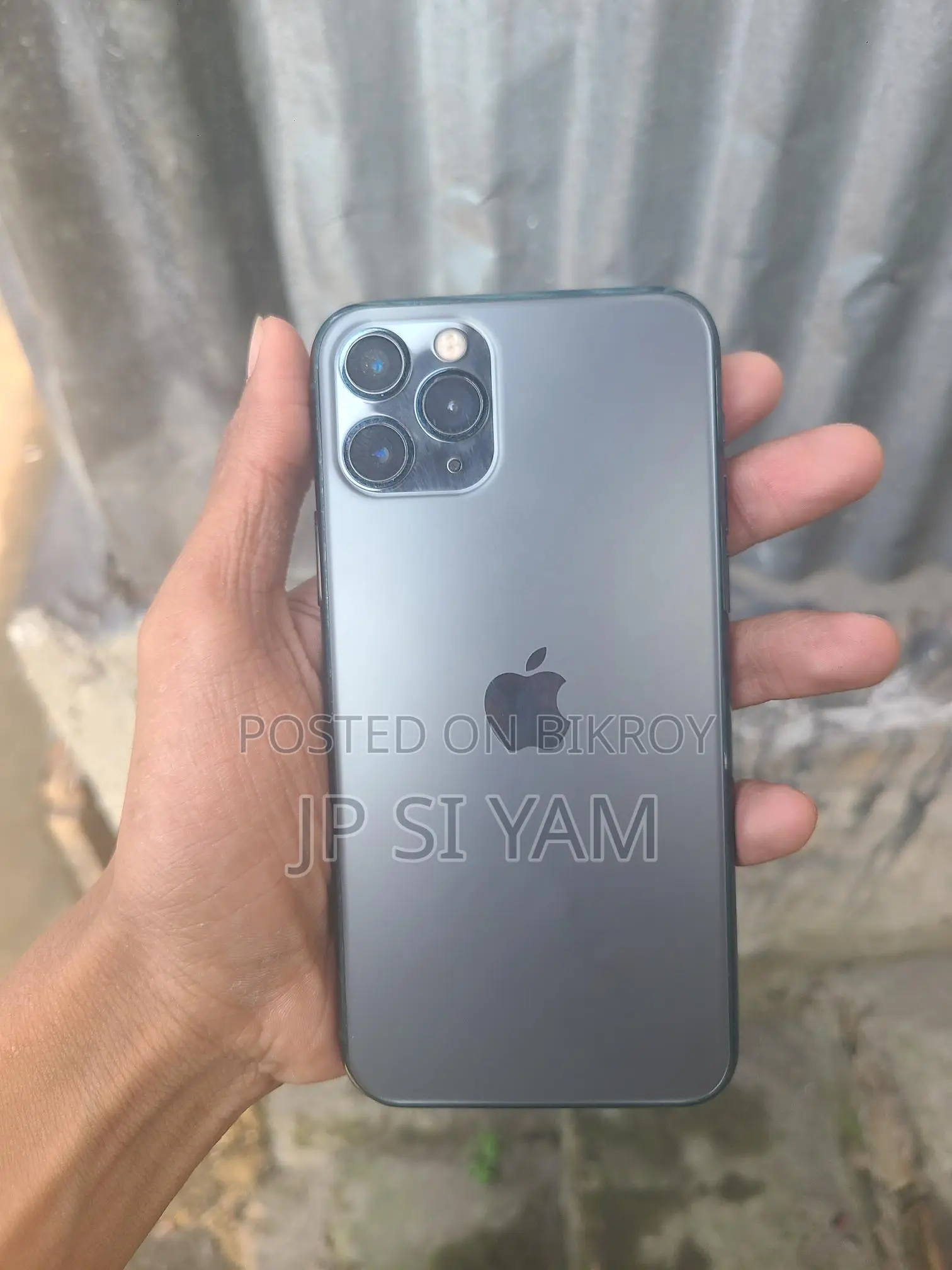Apple iPhone 11 Pro . (Used)