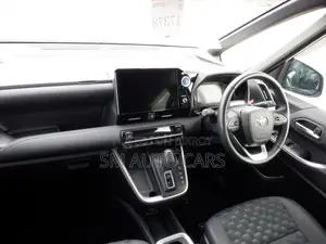 Toyota Voxy Hybrid SZ Pearl New 2023