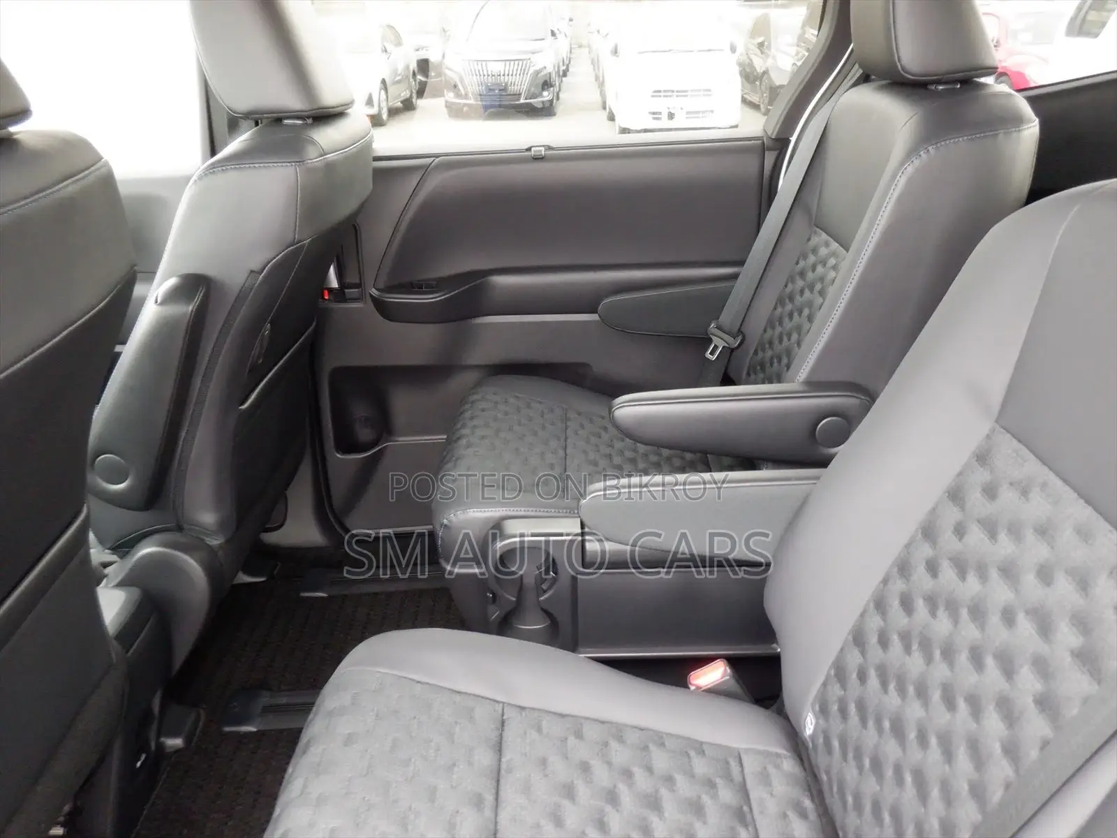 Toyota Voxy Hybrid SZ Pearl New 2023