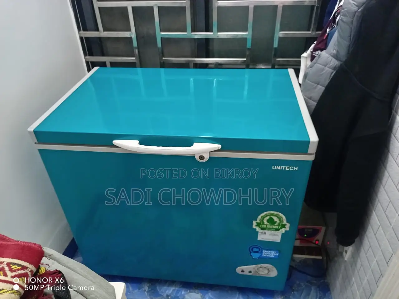 এটি একটি ব্যবহৃত ডিপ ফ্রিজ একদম ফ্রেশ দুই তিন বা বছর ইউজ করা হয়েছে