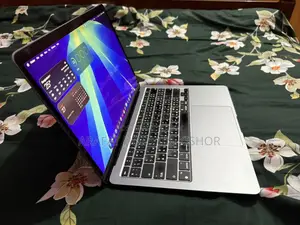MacBook Air M1 2020 (8GB/256GB) – Excellent Condition