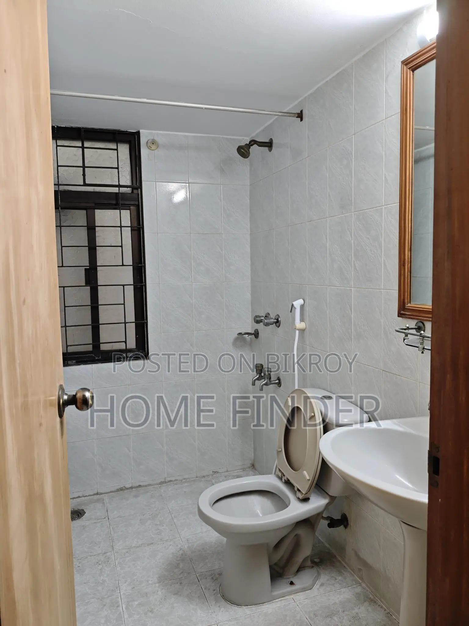 2000 Sqft 3 Bed Un-Furnished Apartment For Rent In Gulshan 1