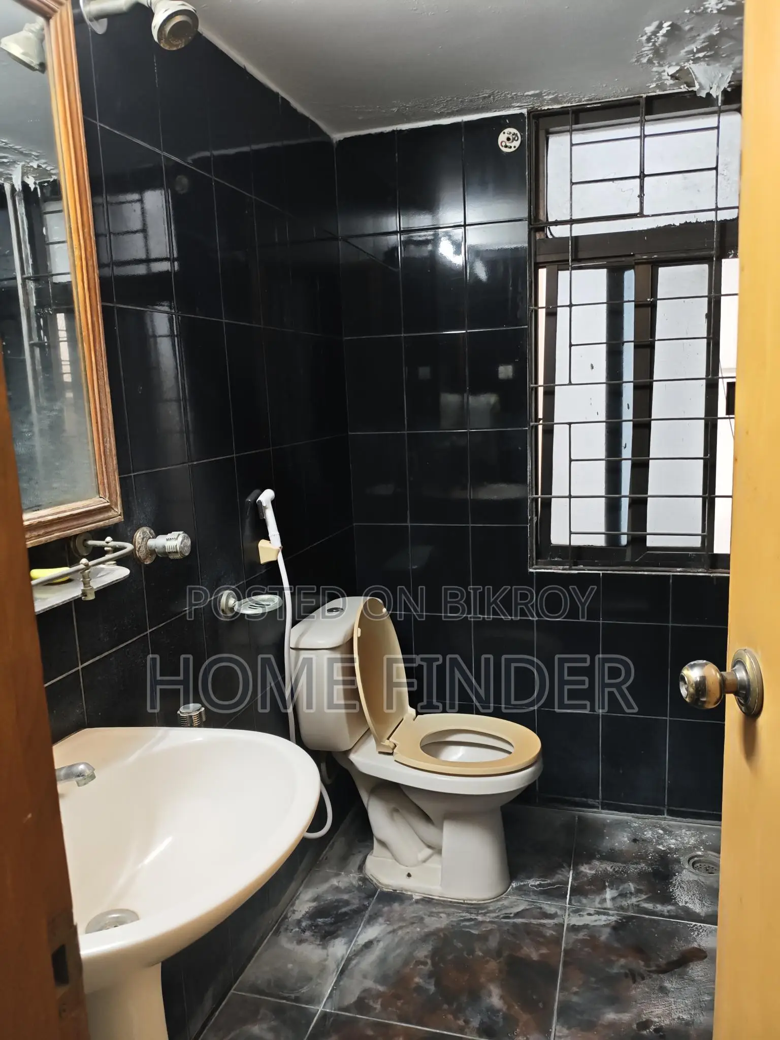 2000 Sqft 3 Bed Un-Furnished Apartment For Rent In Gulshan 1