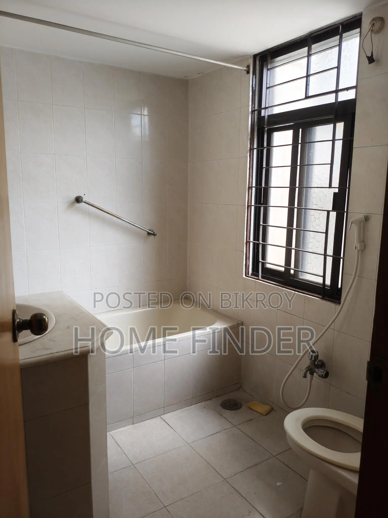 2000 Sqft 3 Bed Un-Furnished Apartment For Rent In Gulshan 1