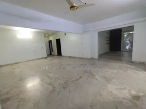 বারিধারা ডিপ্লোমেটিক জোনে লেক ভিউ ৩ বেড আন-ফার্নিশড অ্যাপার্টমেন্ট ভাড়া
