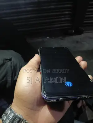 Vivo V20 8,128 (Used)