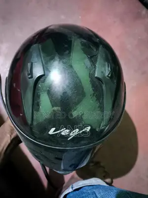 হেলমেট নতুনের মতো আছে