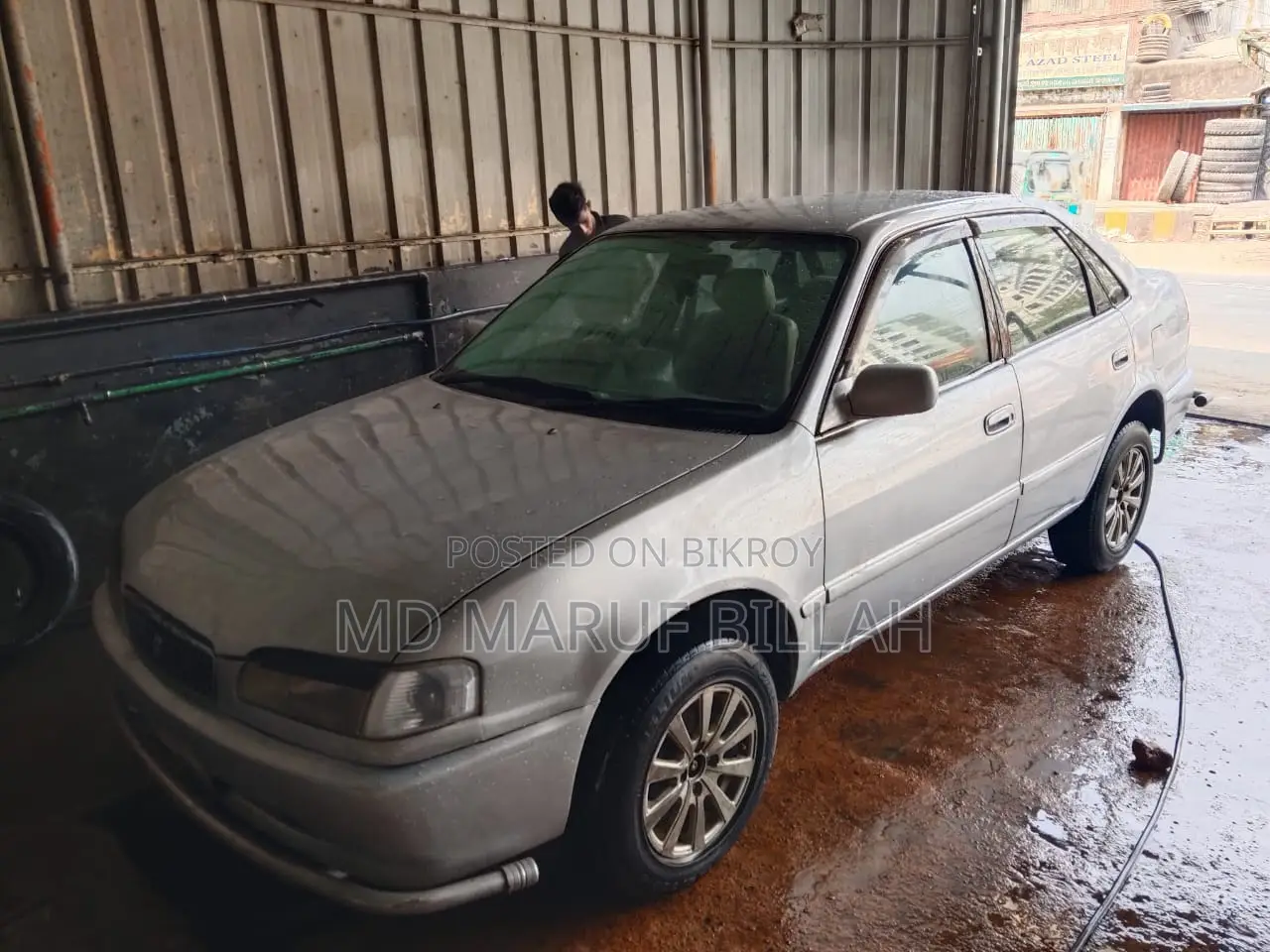 Toyota Sprinter . 1998
