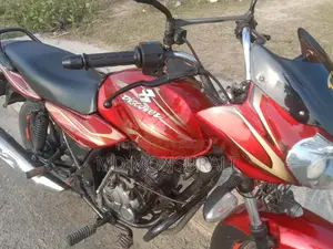Bajaj Discover 100 . 2014