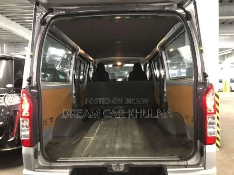 Toyota Hiace PKG. DX G LED SILVER 2021