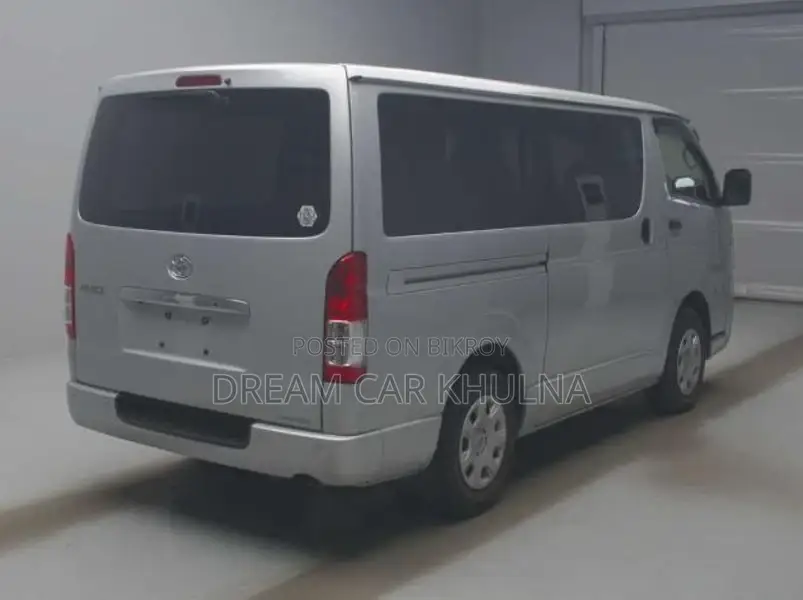 Toyota Hiace PKG. DX G LED SILVER 2021