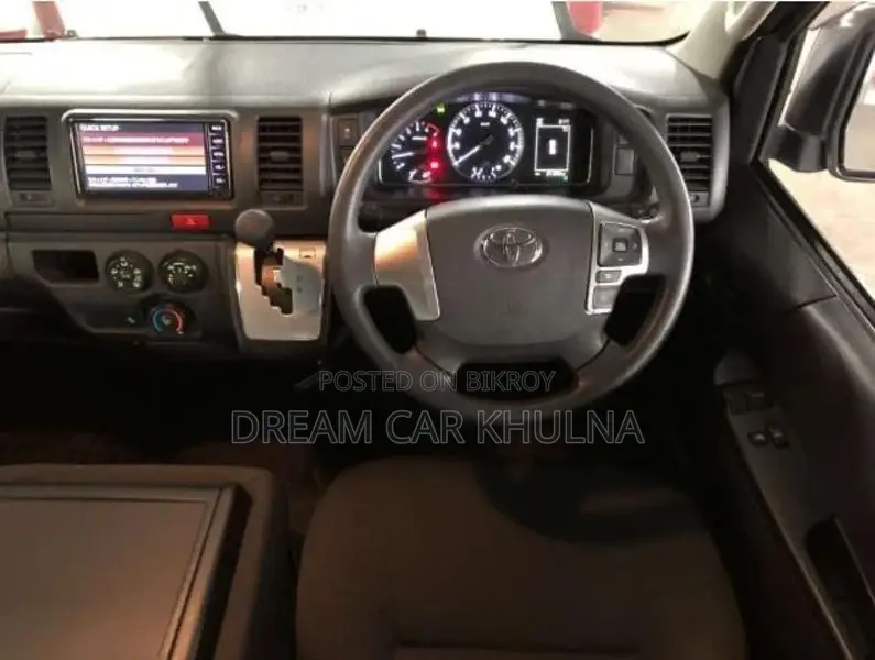 Toyota Hiace PKG. DX G LED SILVER 2021