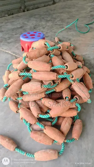 পুকুরে গ্যাস ওঠানো হররা