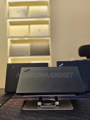 Lenovo ThinkPad X1 Carbon Core i7 10th Gen 16GB RAM 512GB SSD 14" Touch