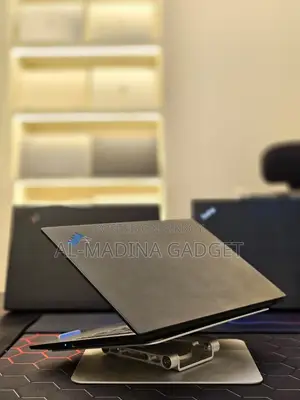 Lenovo ThinkPad X1 Carbon Core i7 10th Gen 16GB RAM 512GB SSD 14" Touch