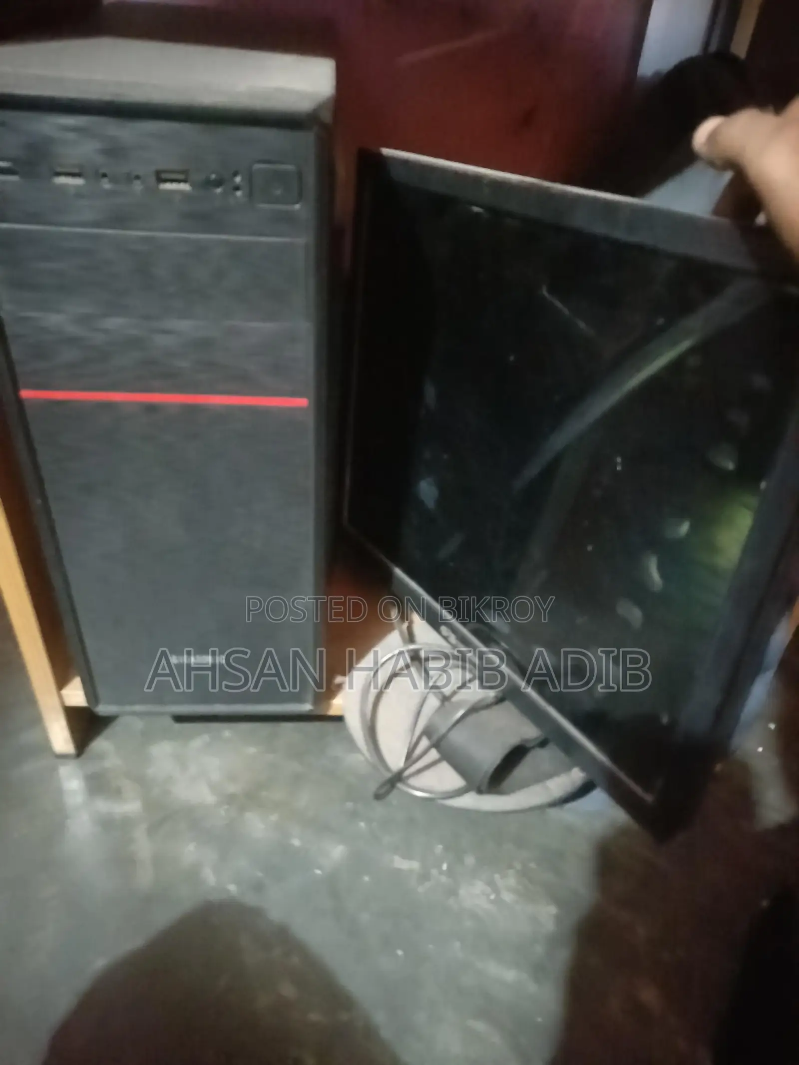 Quick Sale: 8GB 4th & 5th Gen PC with Monitor, Keyboard, and Mouse
